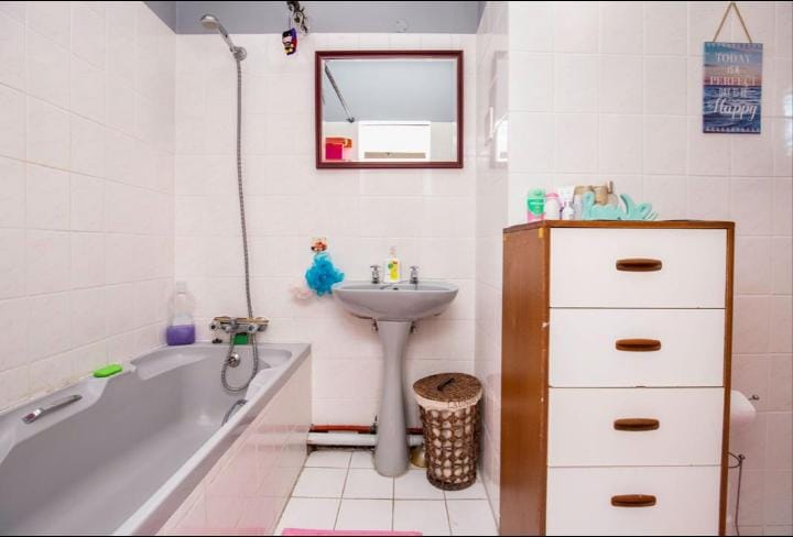 6 Bedroom Property for Sale in Windermere KwaZulu-Natal