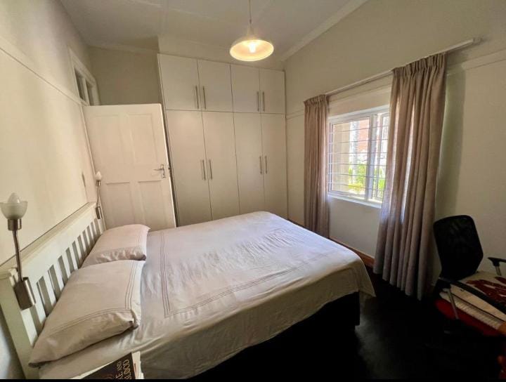 6 Bedroom Property for Sale in Windermere KwaZulu-Natal