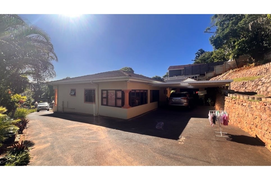 4 Bedroom Property for Sale in Amanzimtoti KwaZulu-Natal