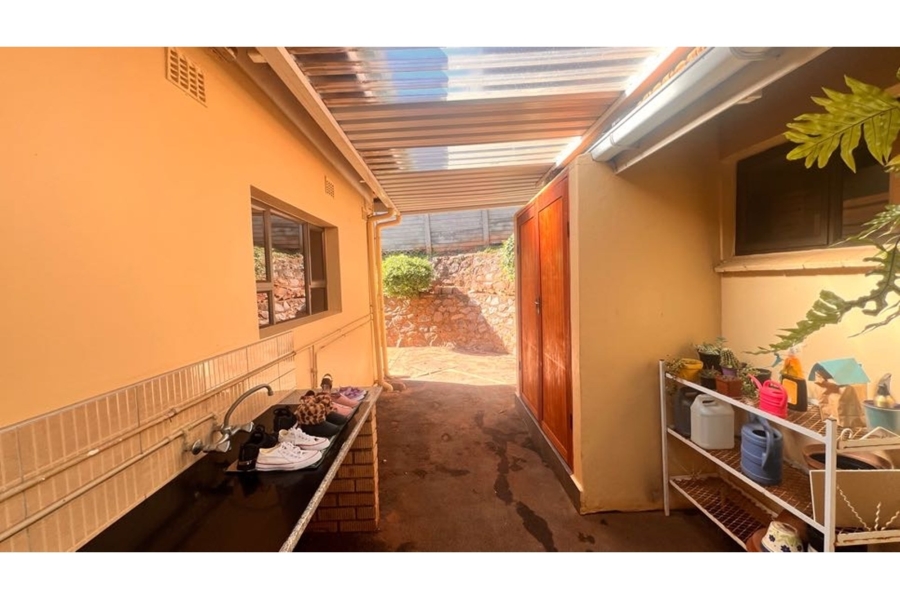 4 Bedroom Property for Sale in Amanzimtoti KwaZulu-Natal