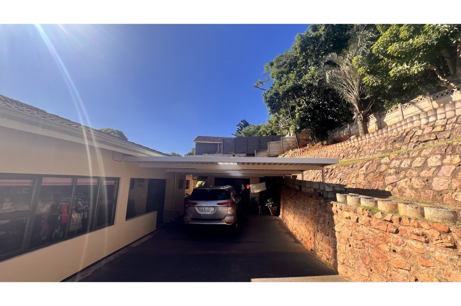 4 Bedroom Property for Sale in Amanzimtoti KwaZulu-Natal