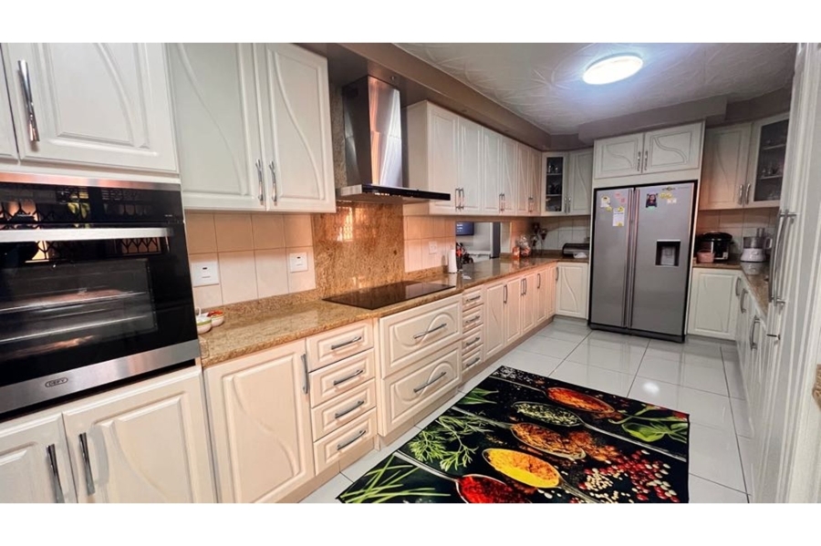 4 Bedroom Property for Sale in Amanzimtoti KwaZulu-Natal