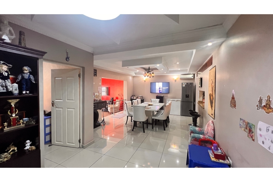 4 Bedroom Property for Sale in Amanzimtoti KwaZulu-Natal
