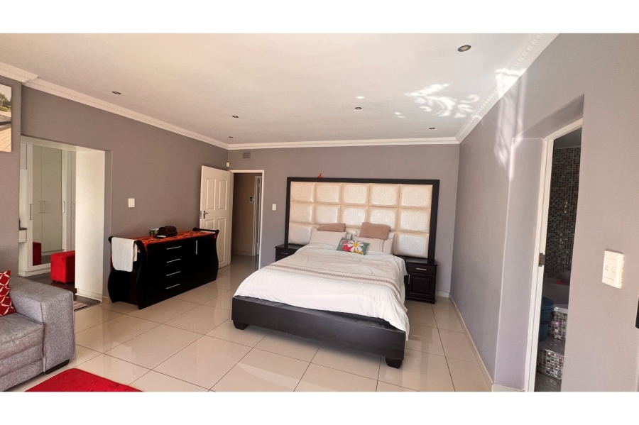 4 Bedroom Property for Sale in Amanzimtoti KwaZulu-Natal