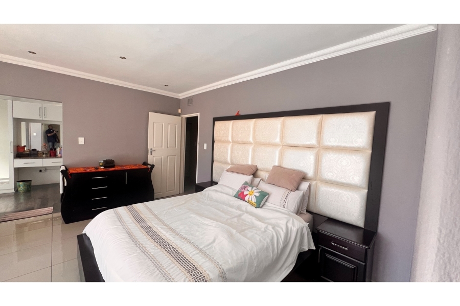 4 Bedroom Property for Sale in Amanzimtoti KwaZulu-Natal
