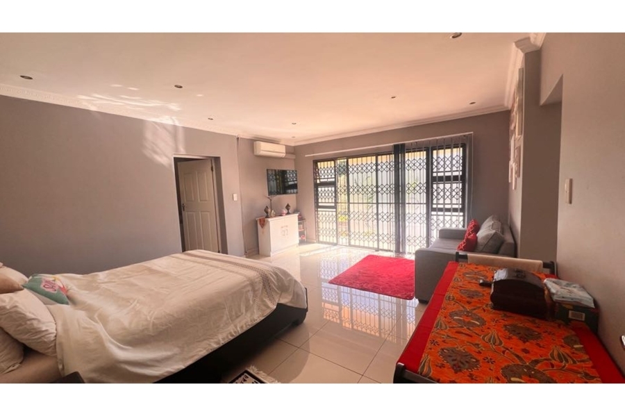 4 Bedroom Property for Sale in Amanzimtoti KwaZulu-Natal
