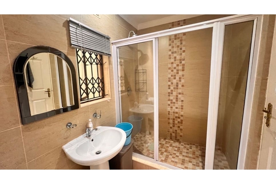 4 Bedroom Property for Sale in Amanzimtoti KwaZulu-Natal