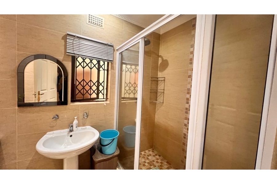 4 Bedroom Property for Sale in Amanzimtoti KwaZulu-Natal
