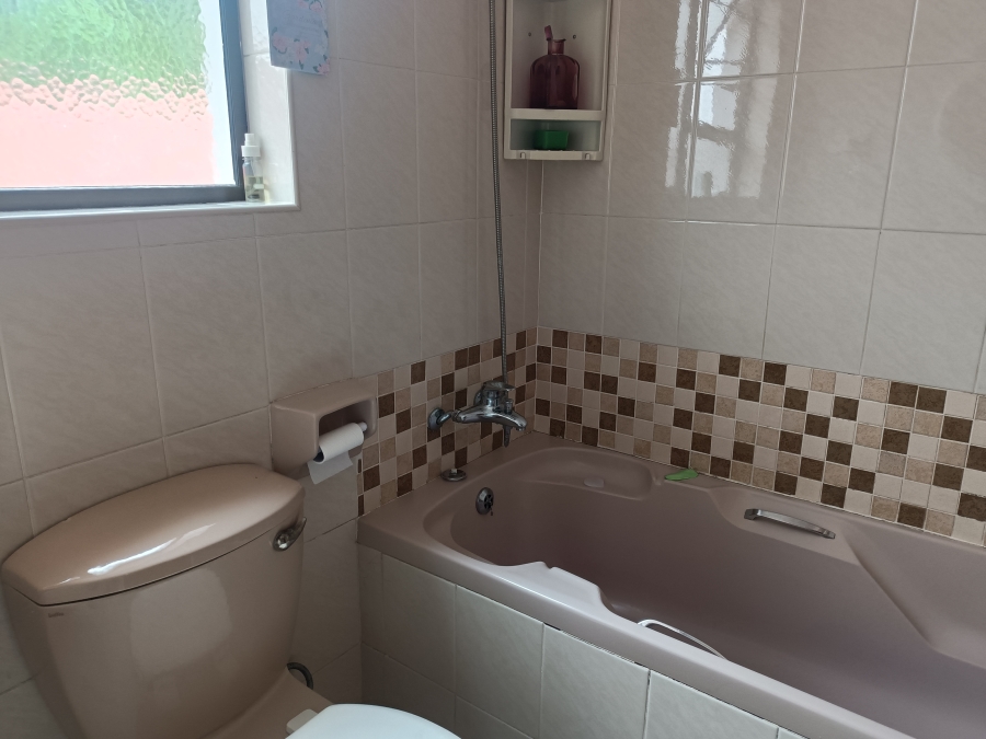 3 Bedroom Property for Sale in Amanzimtoti KwaZulu-Natal