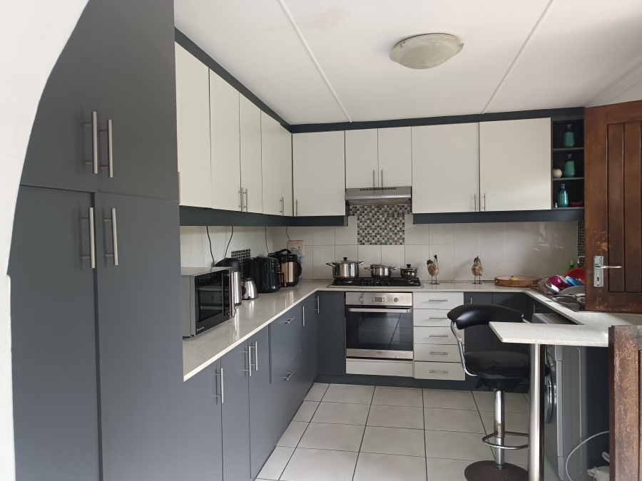 3 Bedroom Property for Sale in Amanzimtoti KwaZulu-Natal