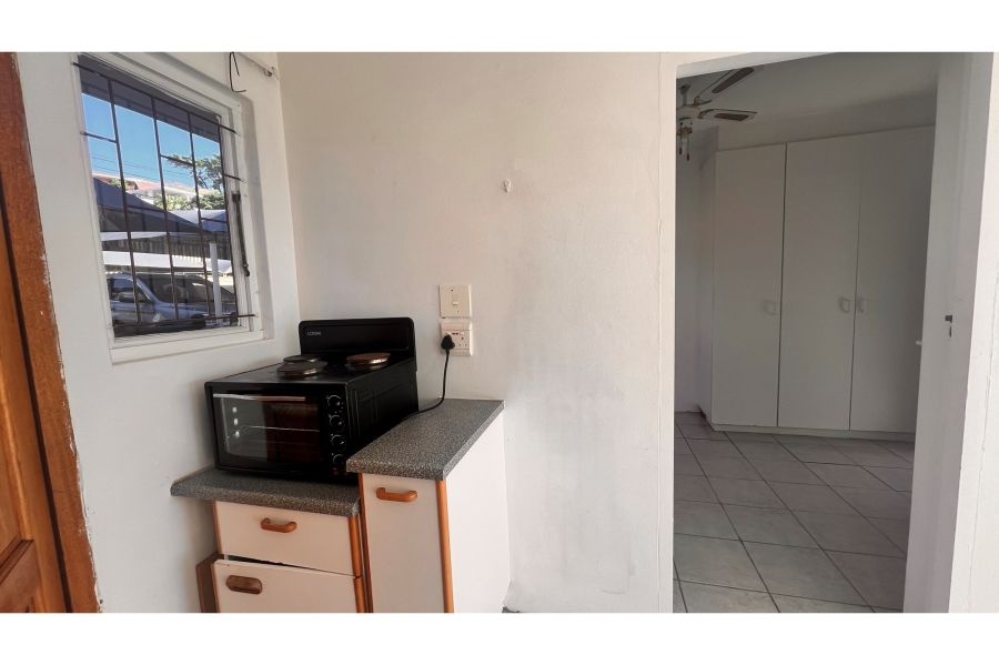 1 Bedroom Property for Sale in Amanzimtoti KwaZulu-Natal