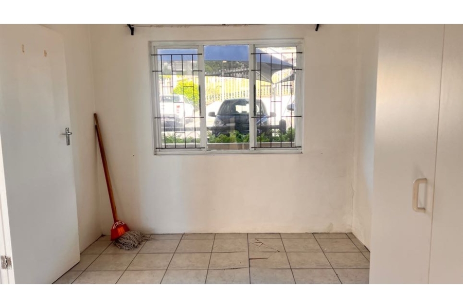 1 Bedroom Property for Sale in Amanzimtoti KwaZulu-Natal