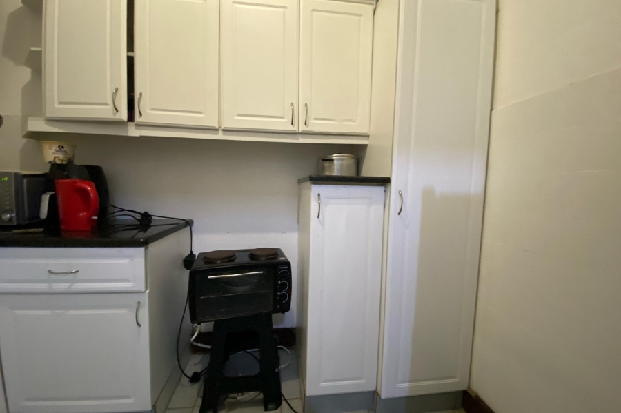 1 Bedroom Property for Sale in Pinetown KwaZulu-Natal
