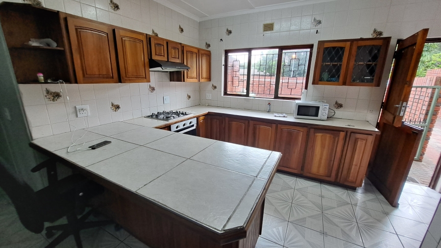 6 Bedroom Property for Sale in Meer En See KwaZulu-Natal