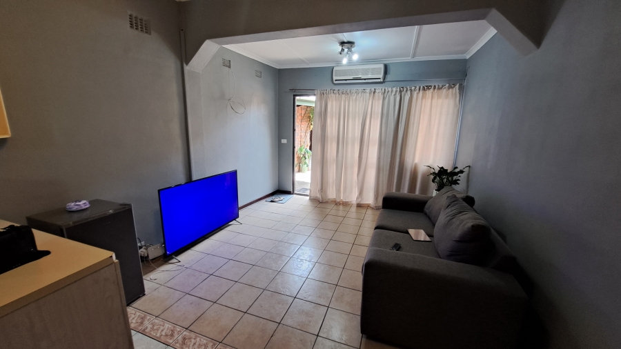 6 Bedroom Property for Sale in Meer En See KwaZulu-Natal