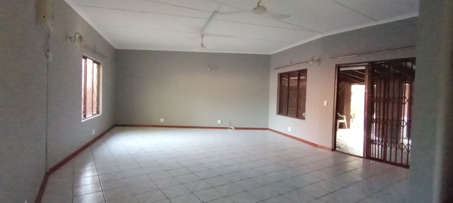 6 Bedroom Property for Sale in Meer En See KwaZulu-Natal