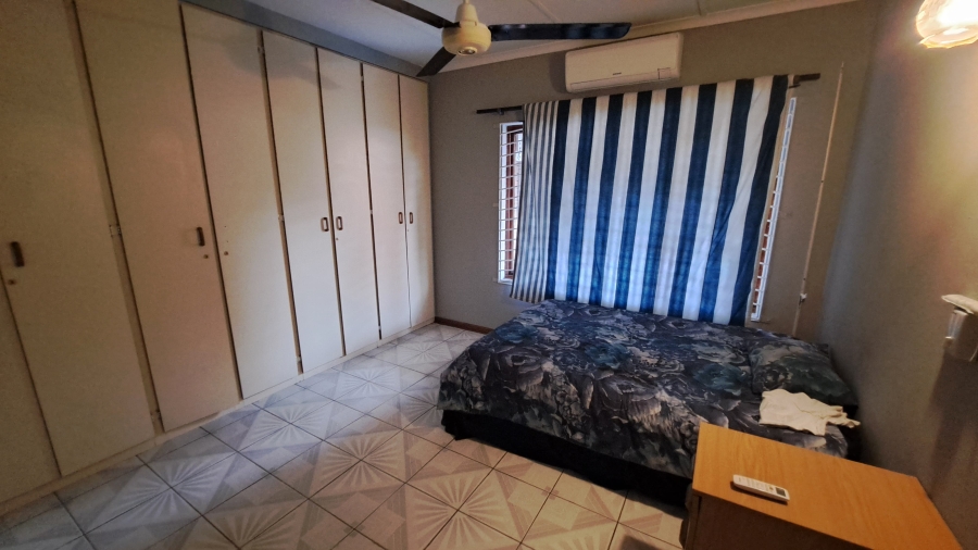6 Bedroom Property for Sale in Meer En See KwaZulu-Natal