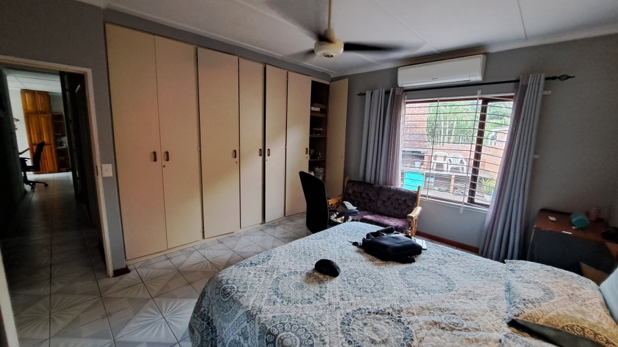 6 Bedroom Property for Sale in Meer En See KwaZulu-Natal
