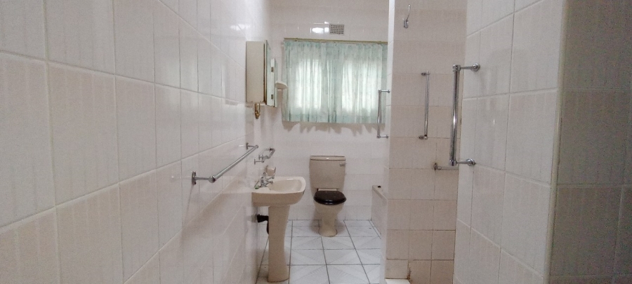 6 Bedroom Property for Sale in Meer En See KwaZulu-Natal