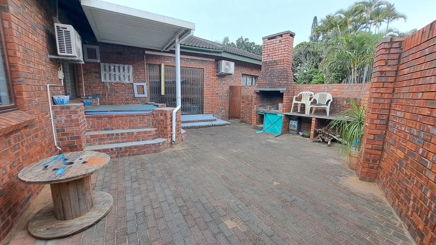 6 Bedroom Property for Sale in Meer En See KwaZulu-Natal