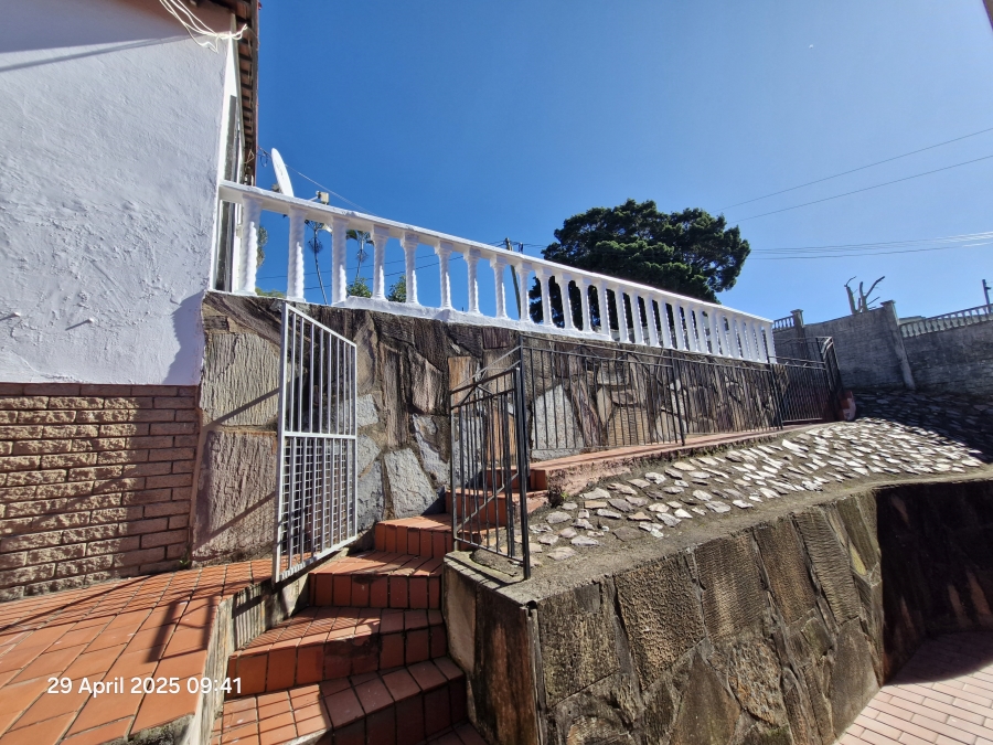 6 Bedroom Property for Sale in Escombe KwaZulu-Natal