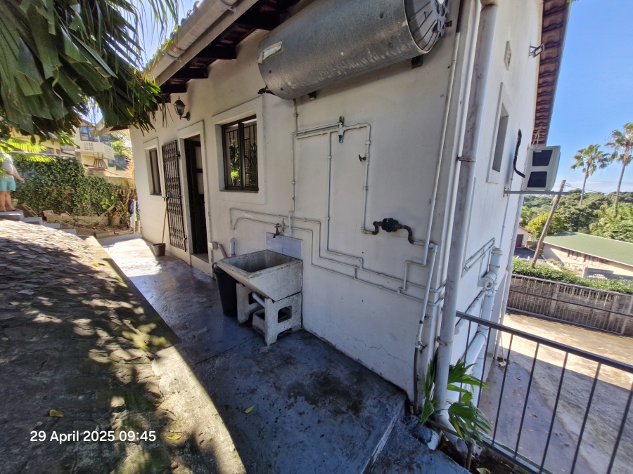 6 Bedroom Property for Sale in Escombe KwaZulu-Natal
