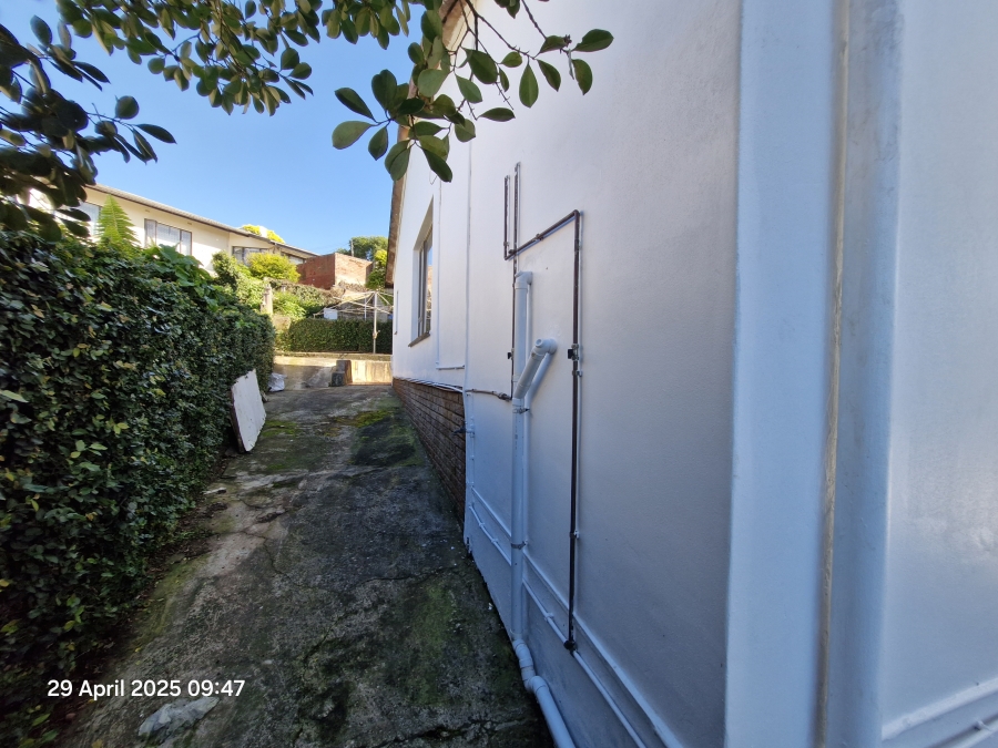 6 Bedroom Property for Sale in Escombe KwaZulu-Natal