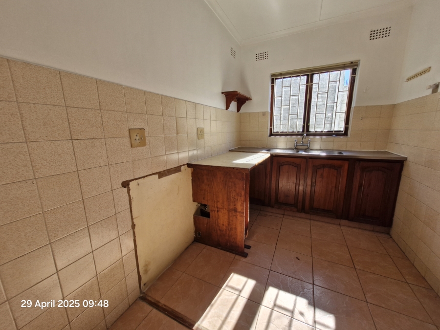 6 Bedroom Property for Sale in Escombe KwaZulu-Natal