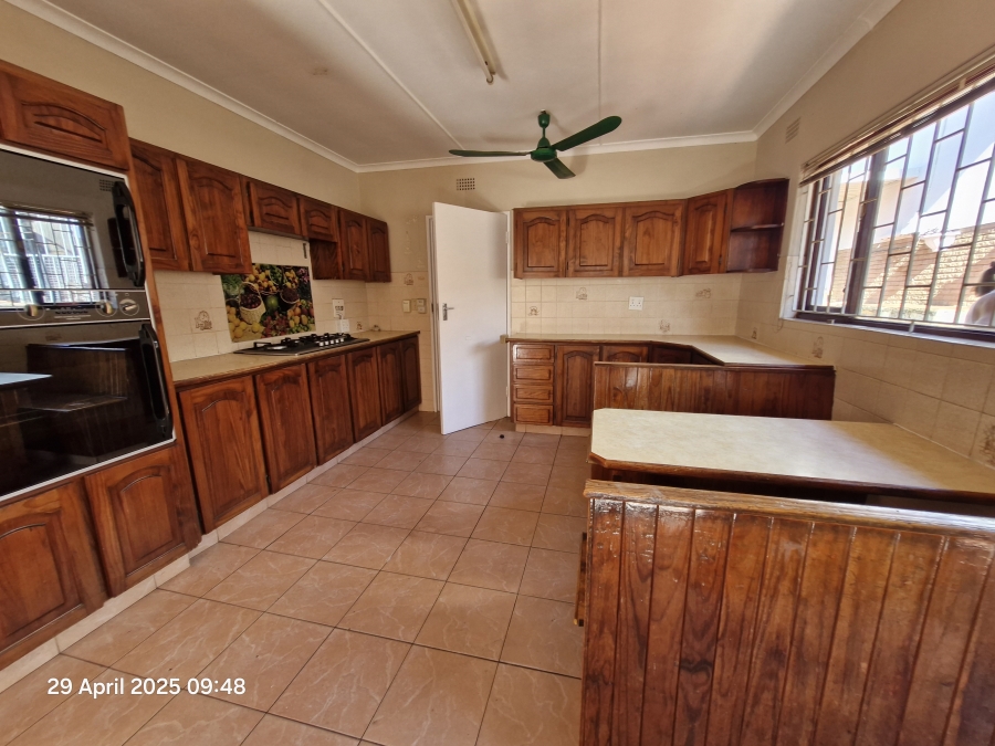 6 Bedroom Property for Sale in Escombe KwaZulu-Natal