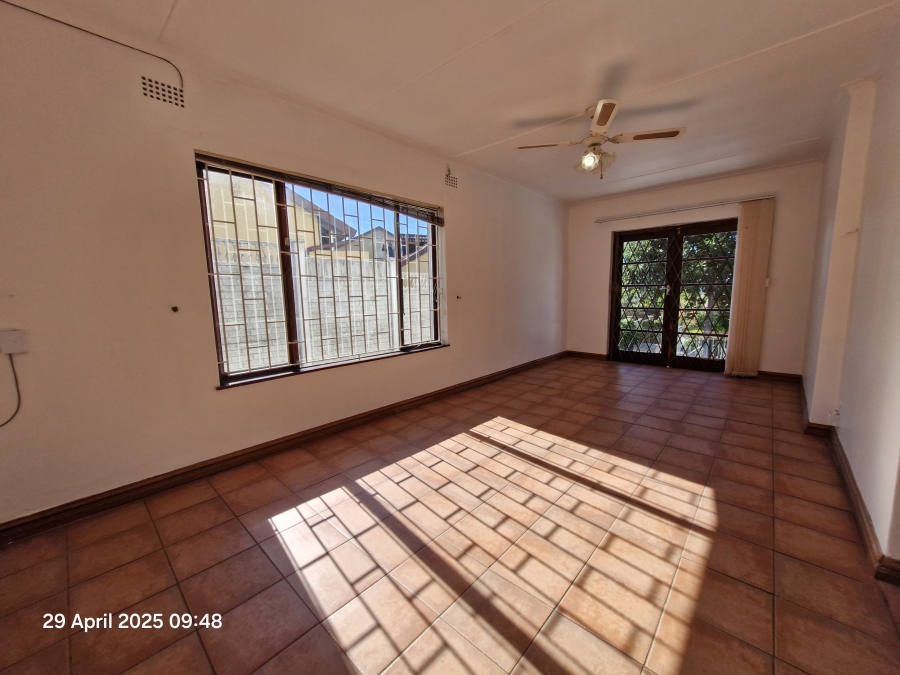 6 Bedroom Property for Sale in Escombe KwaZulu-Natal