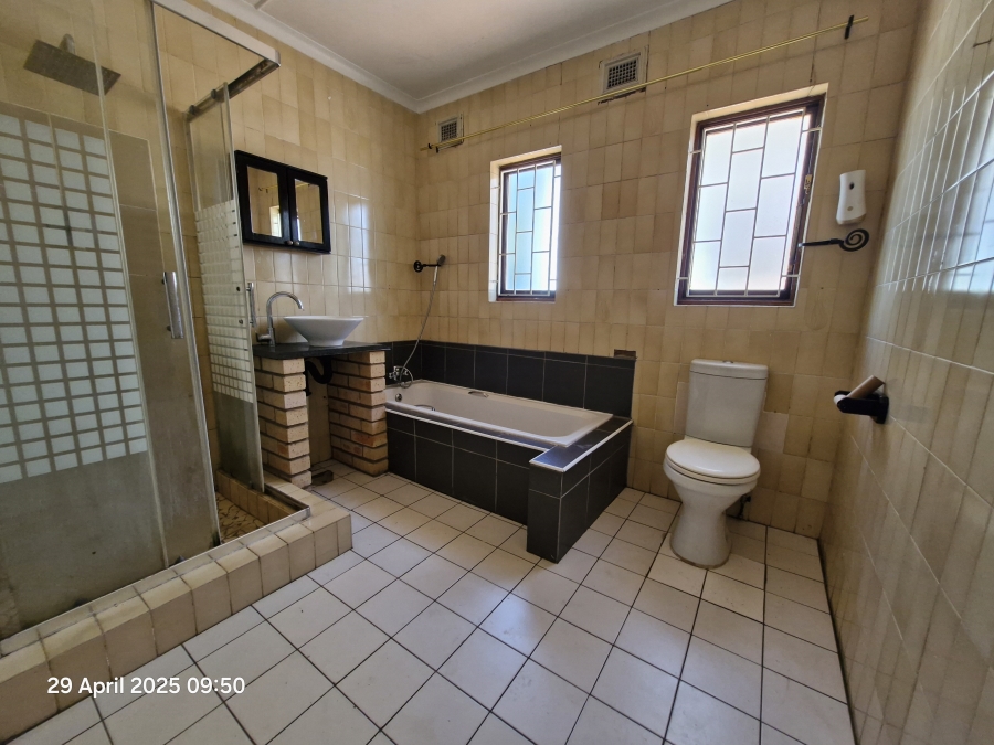 6 Bedroom Property for Sale in Escombe KwaZulu-Natal