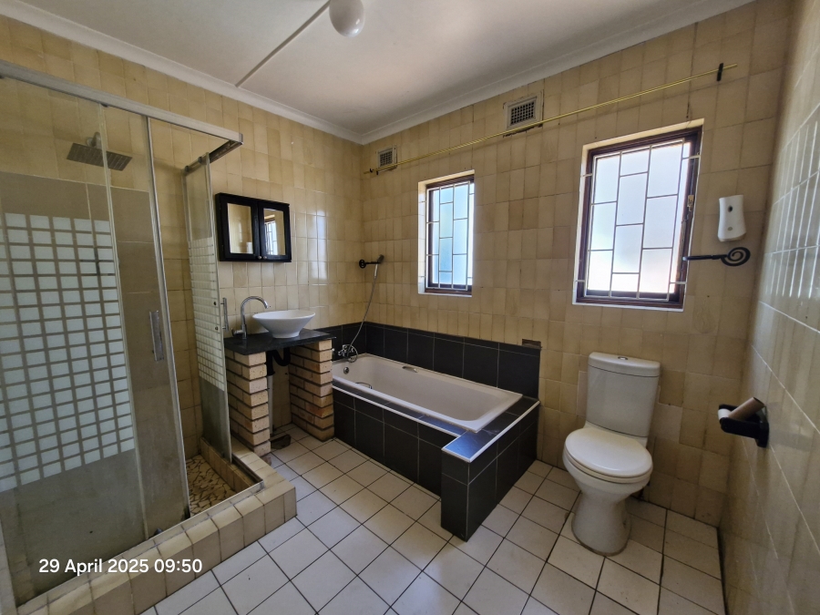 6 Bedroom Property for Sale in Escombe KwaZulu-Natal