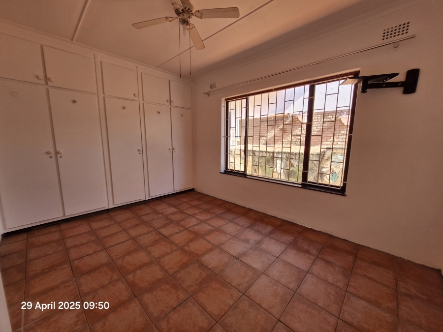 6 Bedroom Property for Sale in Escombe KwaZulu-Natal