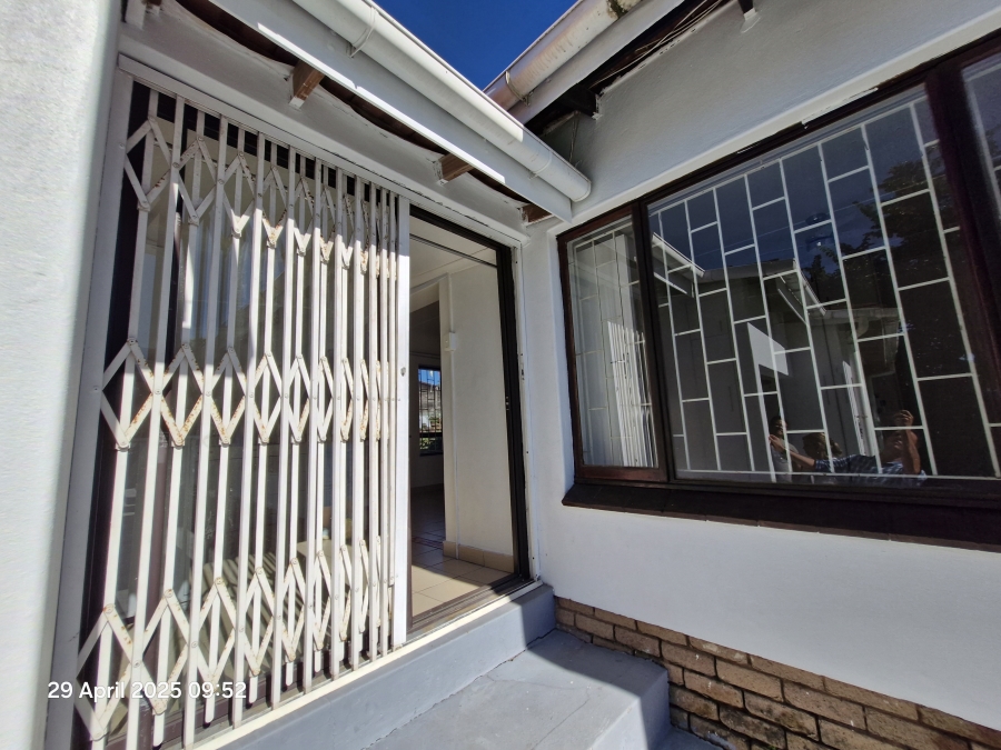 6 Bedroom Property for Sale in Escombe KwaZulu-Natal