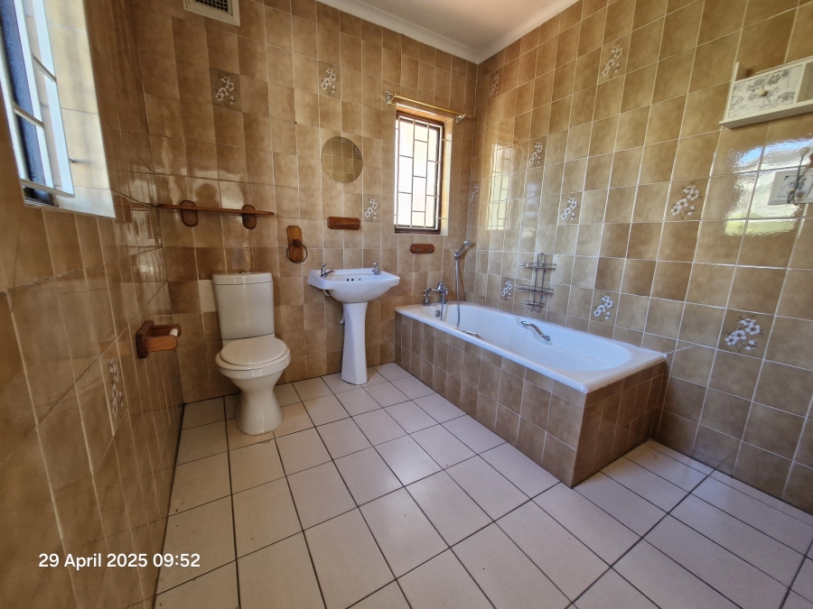 6 Bedroom Property for Sale in Escombe KwaZulu-Natal