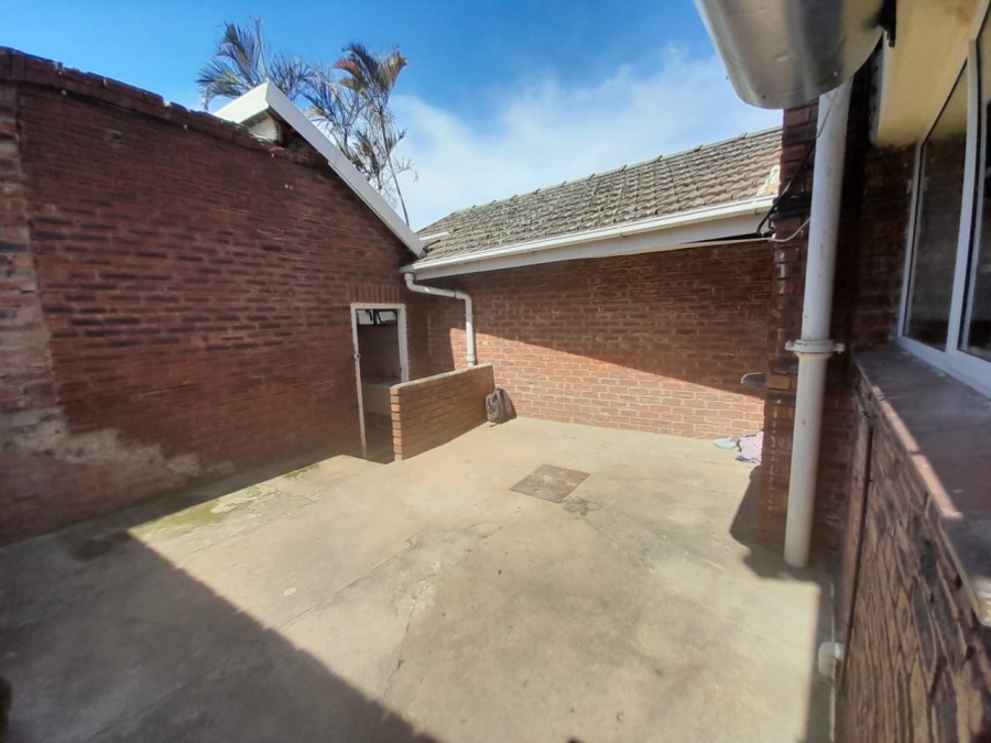 11 Bedroom Property for Sale in Northdene KwaZulu-Natal