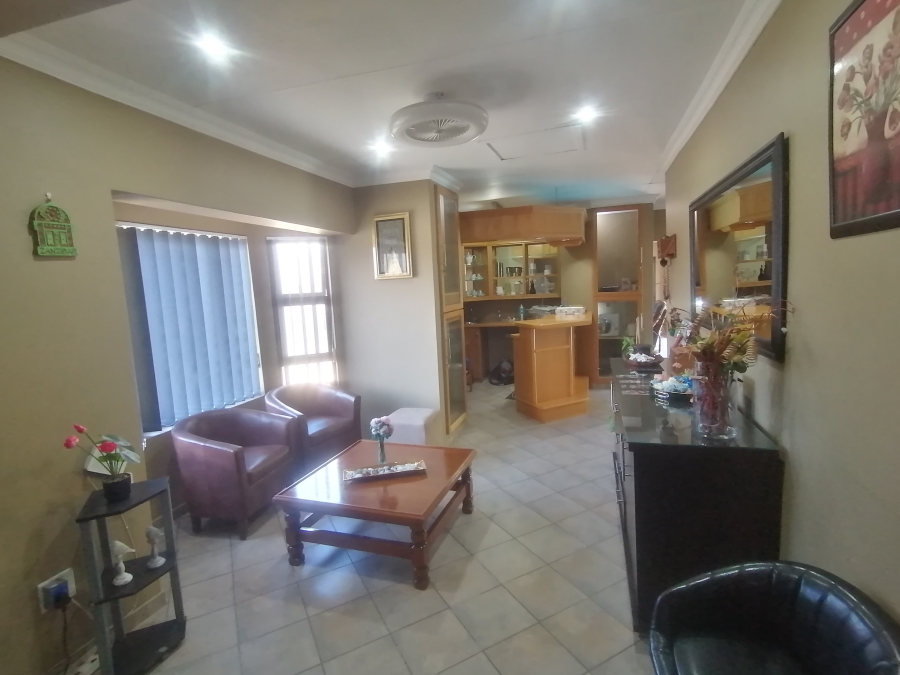 4 Bedroom Property for Sale in Seaward Estate KwaZulu-Natal
