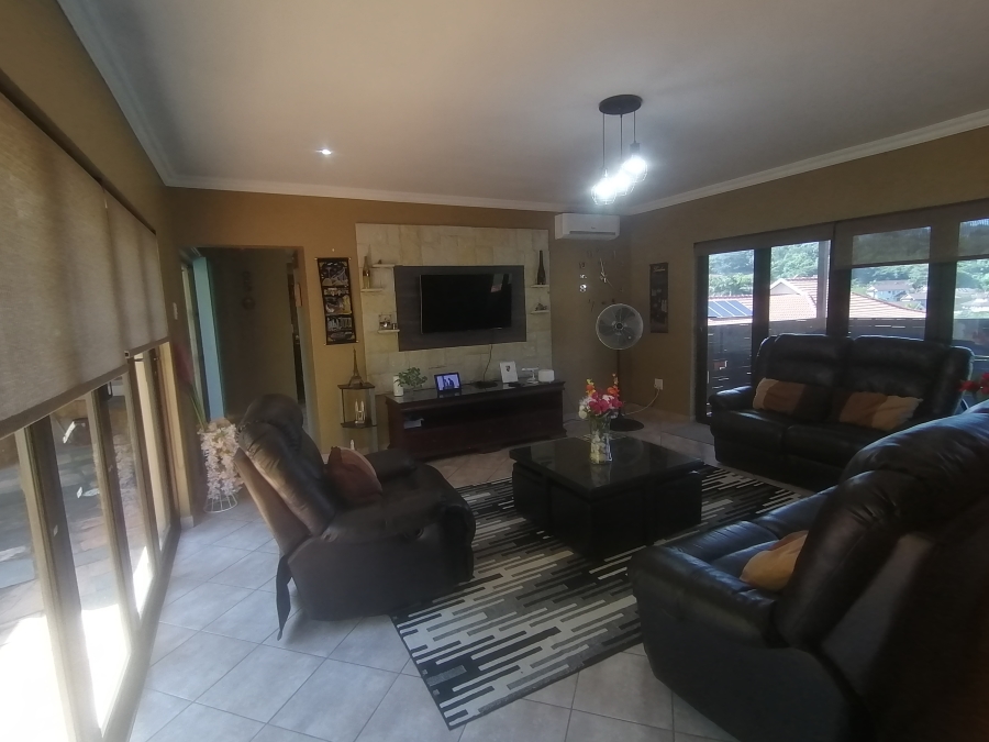 4 Bedroom Property for Sale in Seaward Estate KwaZulu-Natal