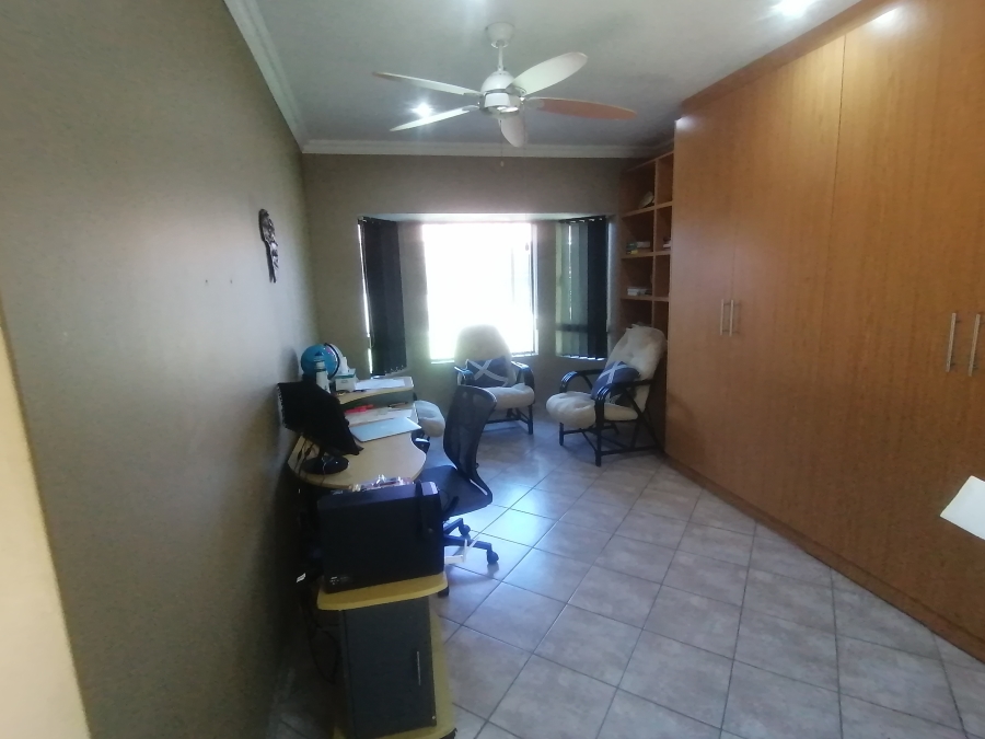 4 Bedroom Property for Sale in Seaward Estate KwaZulu-Natal