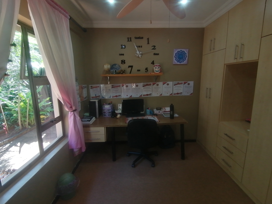 4 Bedroom Property for Sale in Seaward Estate KwaZulu-Natal
