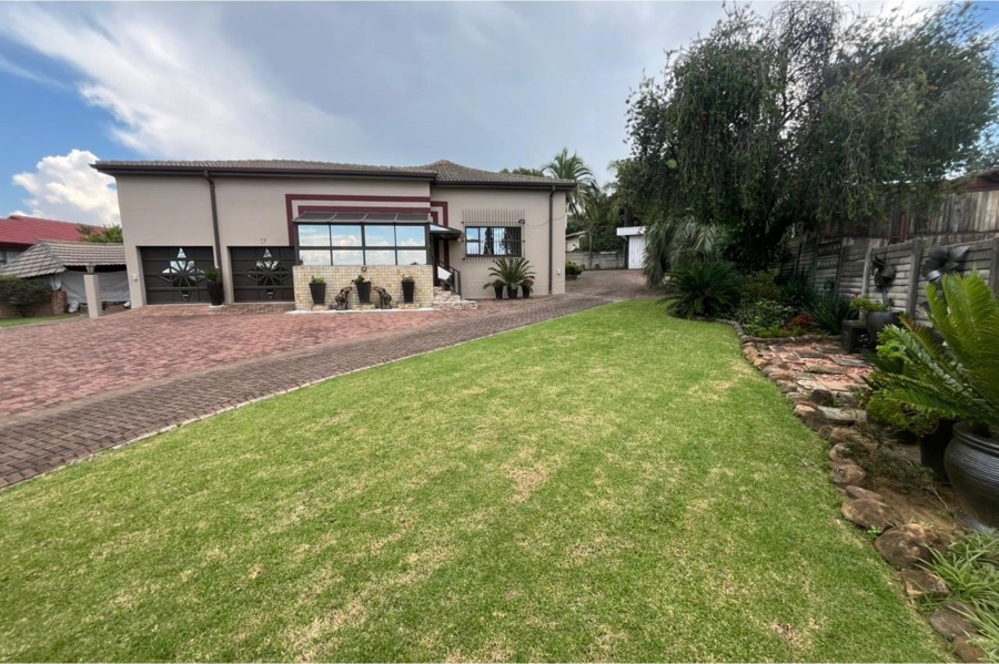 4 Bedroom Property for Sale in Amiel Park KwaZulu-Natal