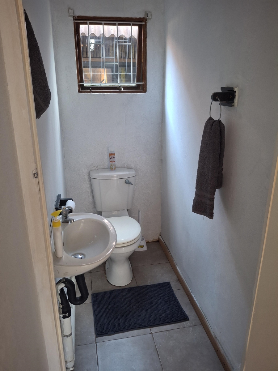 To Let 1 Bedroom Property for Rent in Glen Hills KwaZulu-Natal