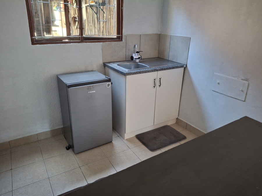 To Let 1 Bedroom Property for Rent in Glen Hills KwaZulu-Natal
