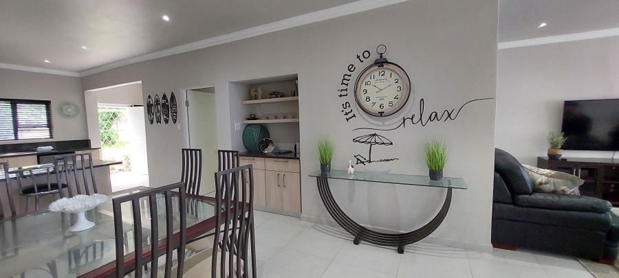 To Let 4 Bedroom Property for Rent in Shelly Beach KwaZulu-Natal