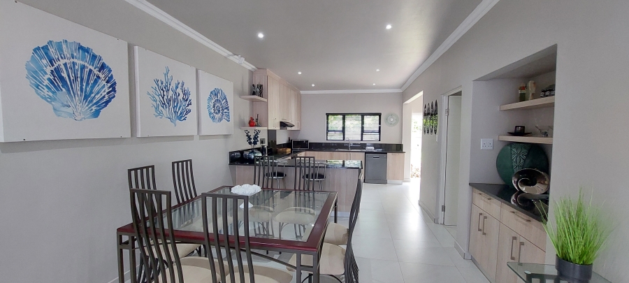 To Let 4 Bedroom Property for Rent in Shelly Beach KwaZulu-Natal