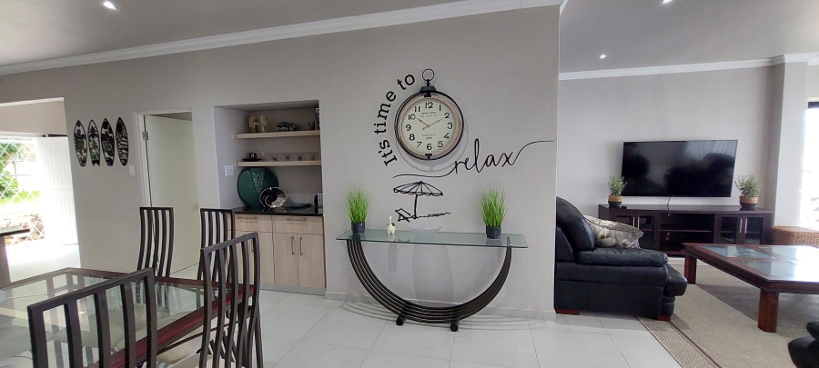 To Let 4 Bedroom Property for Rent in Shelly Beach KwaZulu-Natal