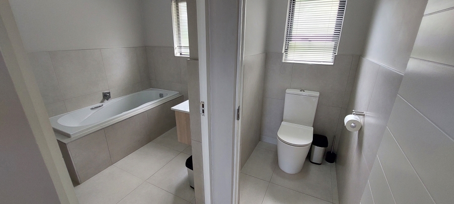 To Let 4 Bedroom Property for Rent in Shelly Beach KwaZulu-Natal