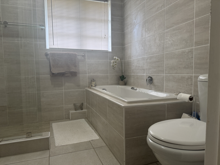 2 Bedroom Property for Sale in Hillcrest Central KwaZulu-Natal