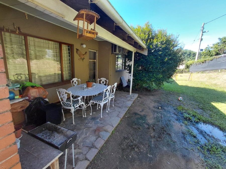 5 Bedroom Property for Sale in Mount Vernon KwaZulu-Natal
