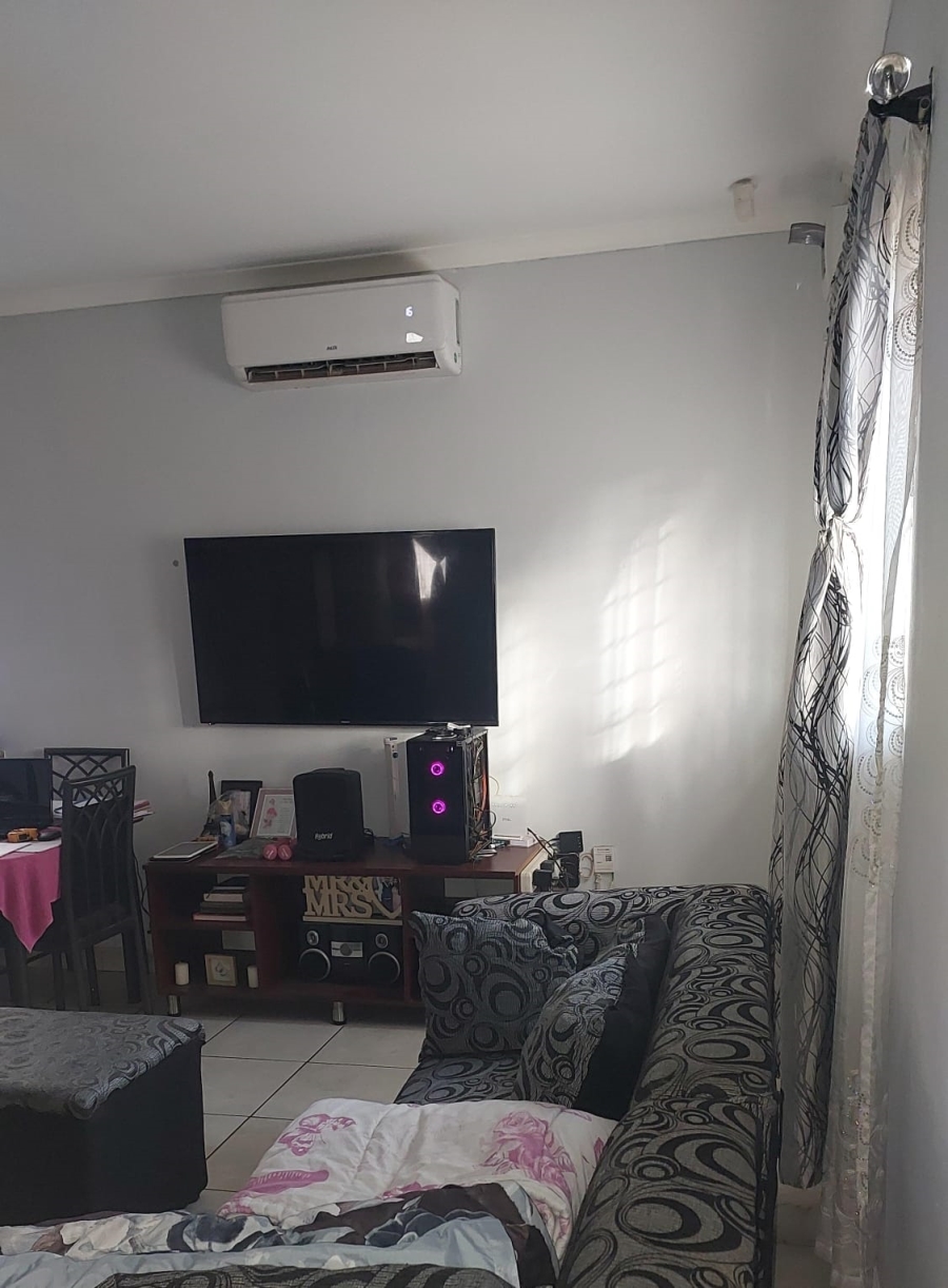 5 Bedroom Property for Sale in Mount Vernon KwaZulu-Natal